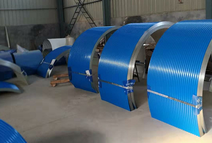  輸送機防雨罩的生產需要多個工序完成